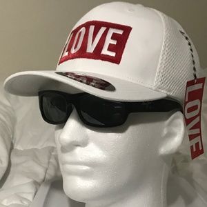 LIMITED EDITION (L-XL) WHITE ❤️LOVE THE HAT ❤️VIP